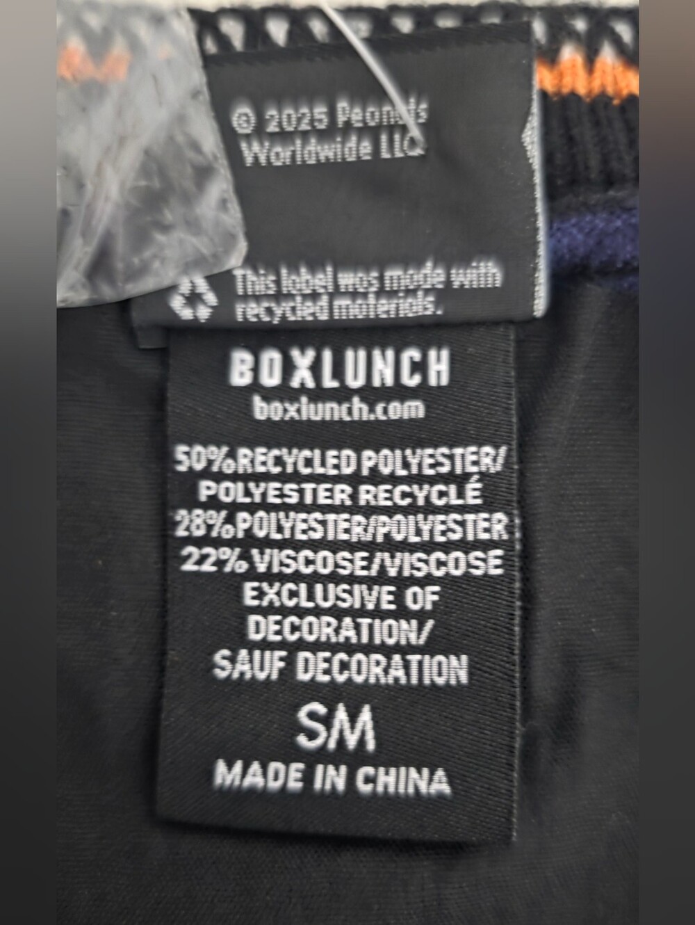 Box Lunch Peanuts Cardigan Vest Size Small NWT Unisex - Picture 11 of 15